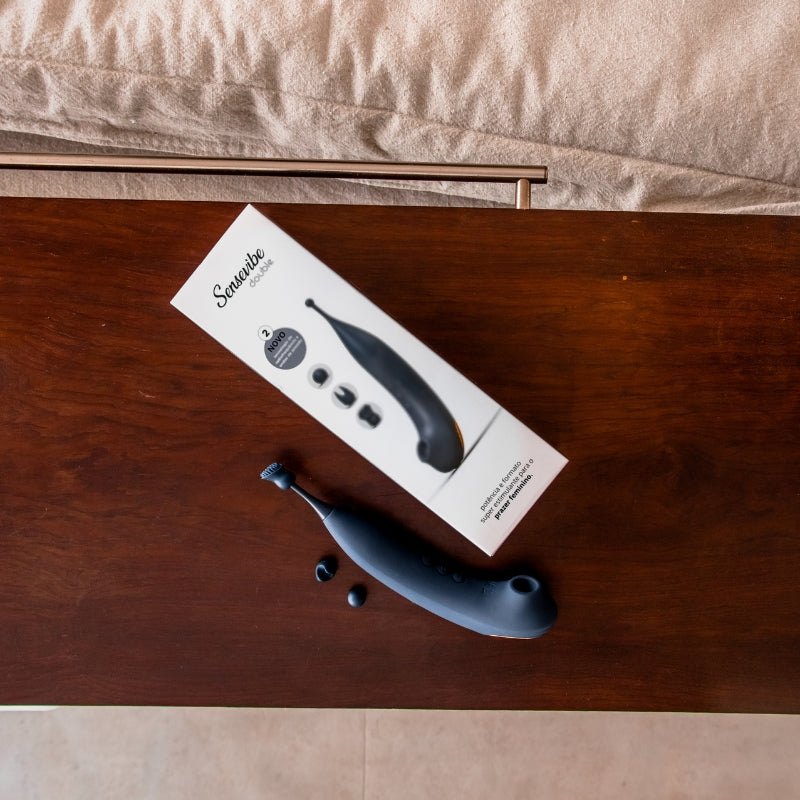 Vibrador e Estimulador Sugador Recarregável Sensevibe Double